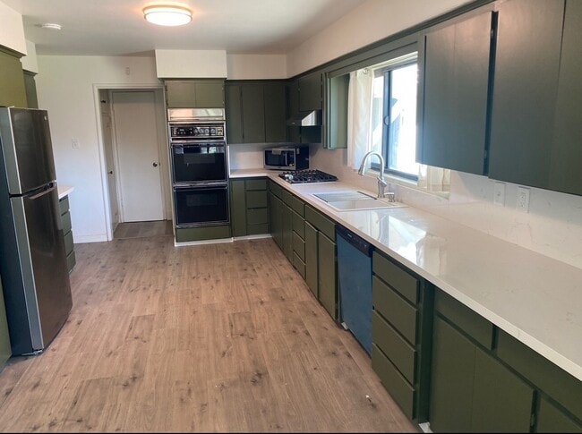 Foto del edificio - 109 S Park Dr