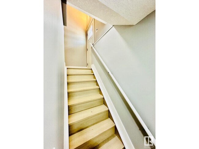 Photo du bâtiment - 9504 75 Street NW