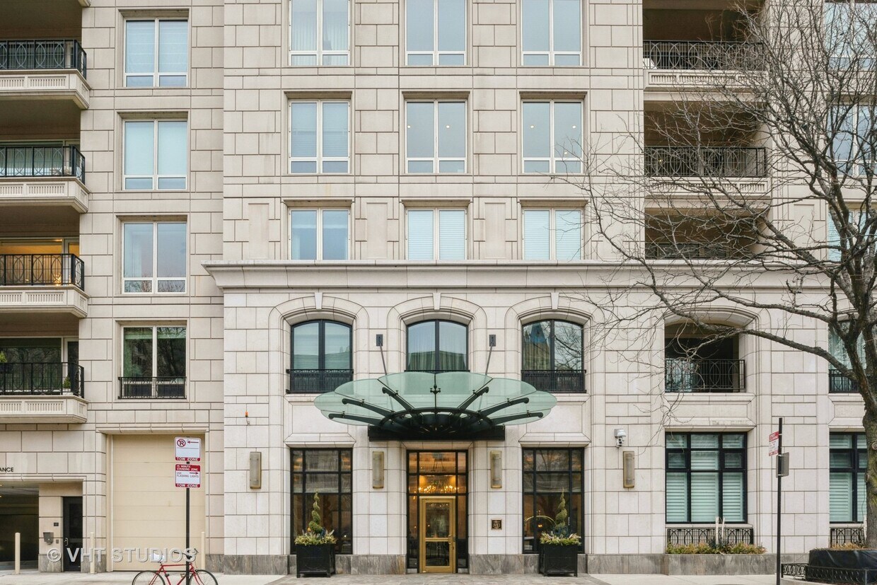 Foto principal - 840 N Lake Shore Dr