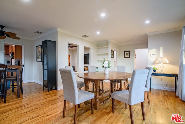 Foto del edificio - 16641 Gilmore St