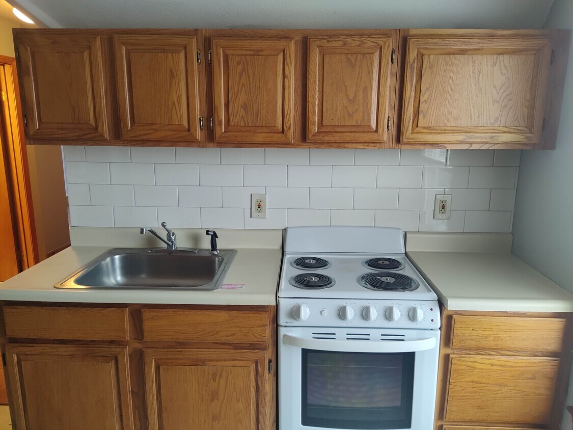 kitchen - 15 Appleton St