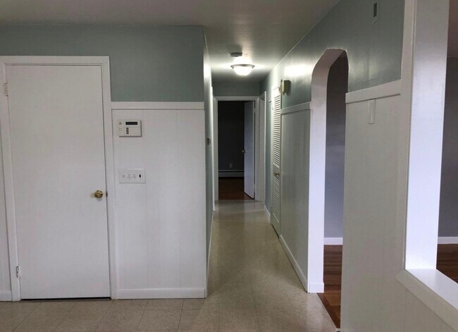 Foto del edificio - 236 Mapleton St