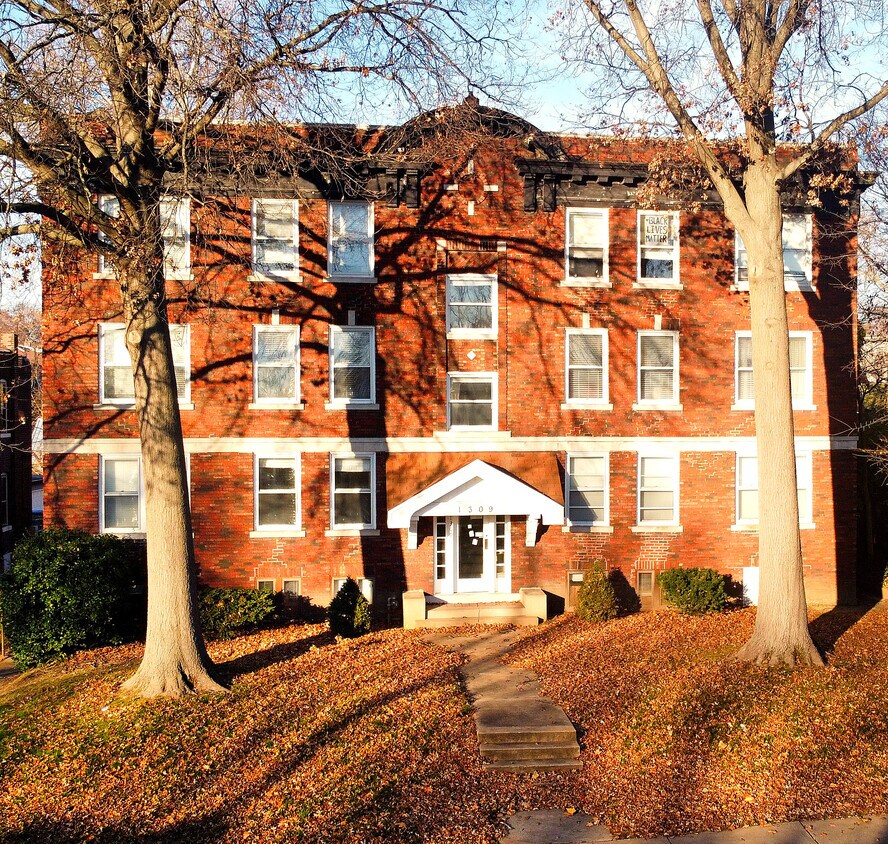 Primary Photo - 1309 McCausland Ave