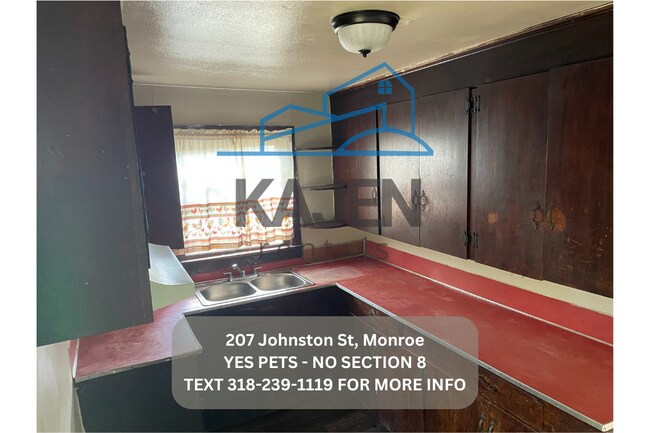 Building Photo - 207 Johnston St