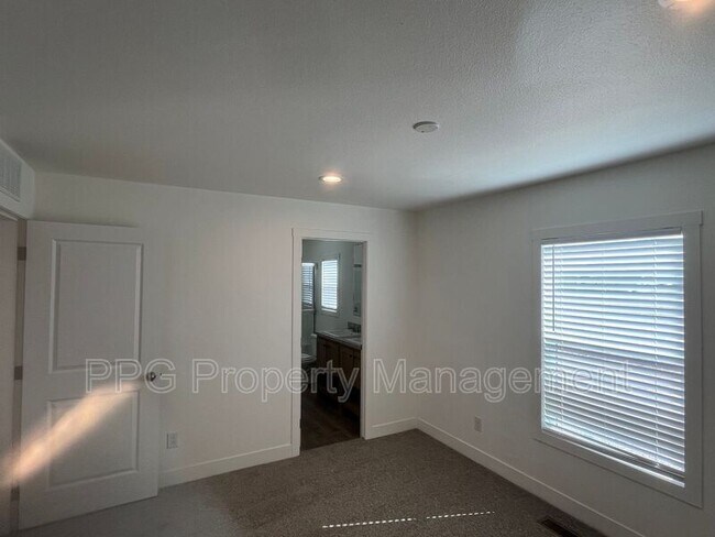Foto del edificio - 22936 W Forest Pleasant Pl