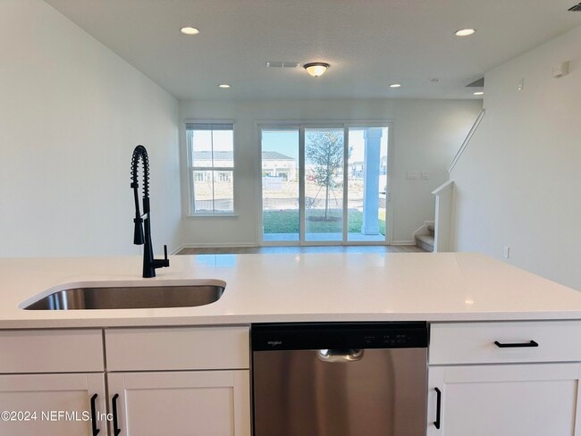 Building Photo - 18 Mellowood Ln