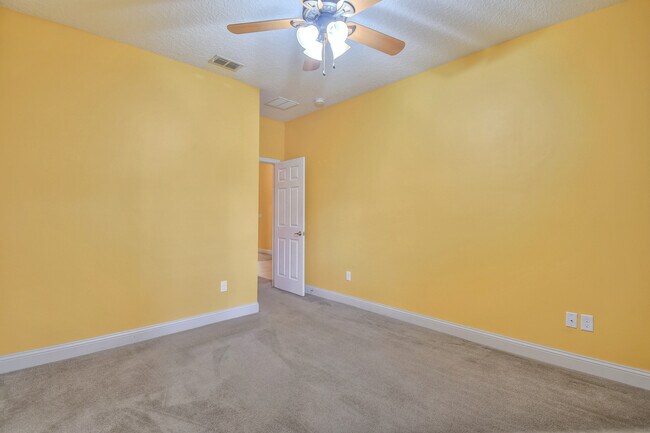Foto del edificio - 3521 Carolwood Ln