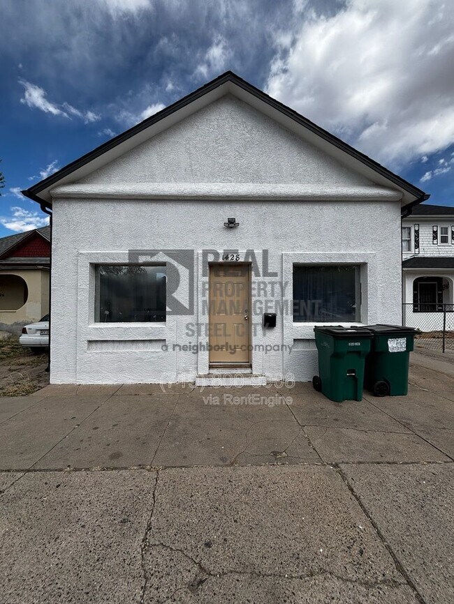 Foto del edificio - 1428 E Orman Ave