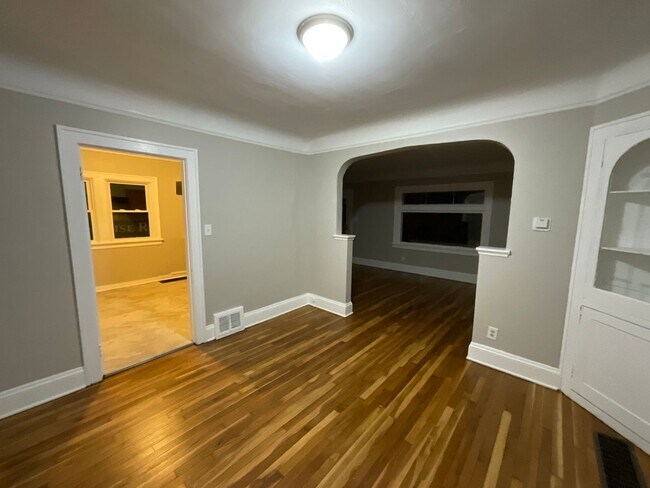 Foto del edificio - 4384 E 136th St
