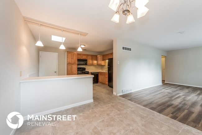 Building Photo - 301 Imperial Dr