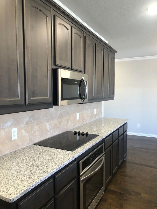 Foto del edificio - Ranch-Style 3 Bedroom/2bath w Designated O...