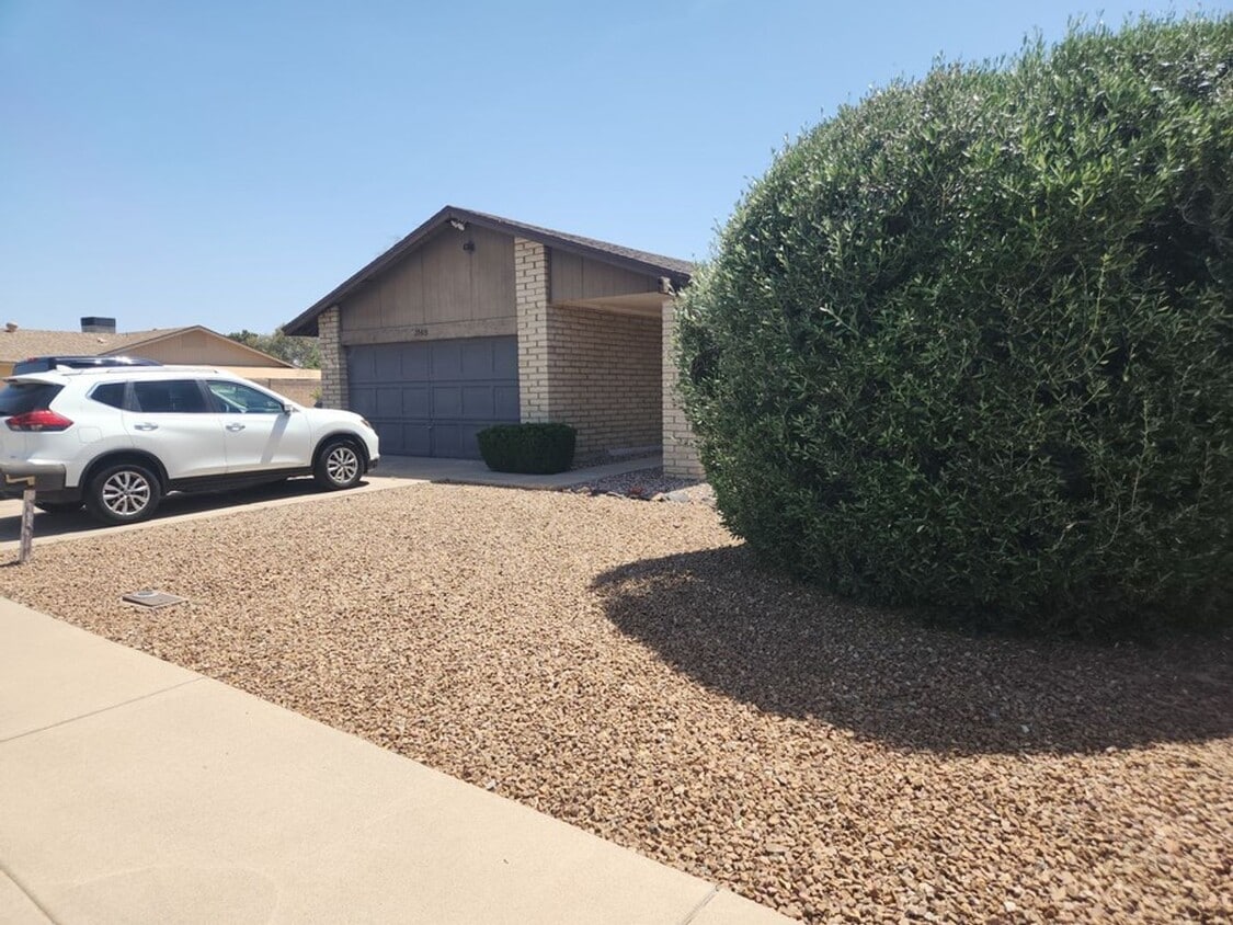 Primary Photo - Beautiful 3 Bed 1.75 bath Corner lot, with...