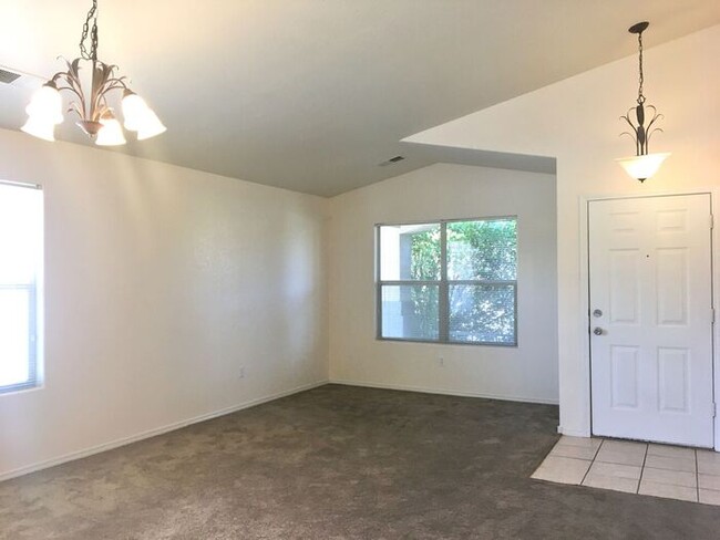 Building Photo - 1401 Ducale Dr SE