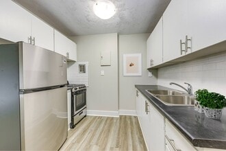 Building Photo - Klotz Apartments