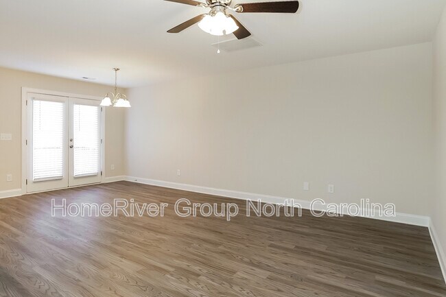 Foto del edificio - 310 Beaumont Cir