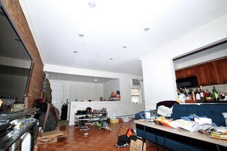 Building Photo - 452 E Girard Ave