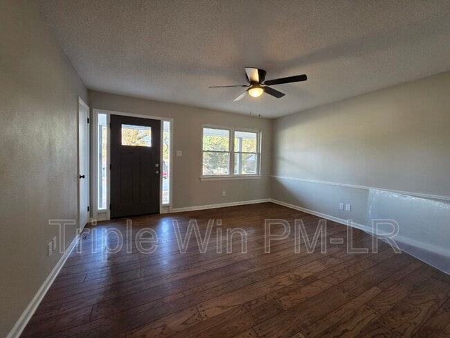 Building Photo - 109 S Longfield Ave