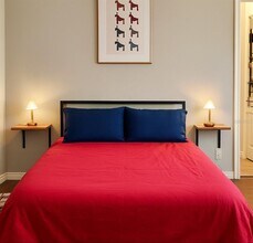 Building Photo - 860 N Orange Ave