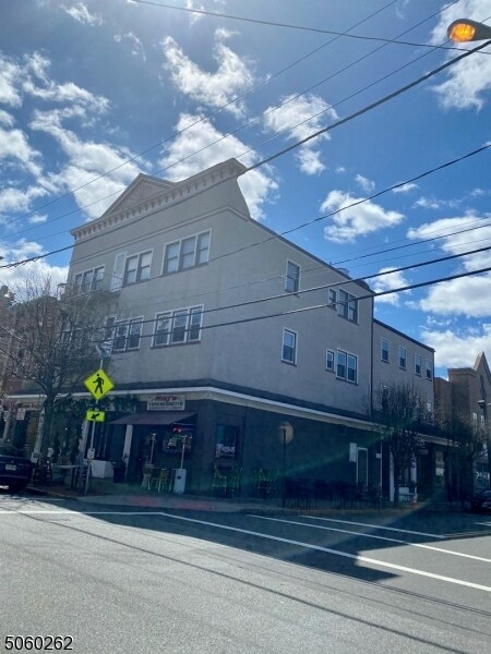 Primary Photo - 97 Walnut St