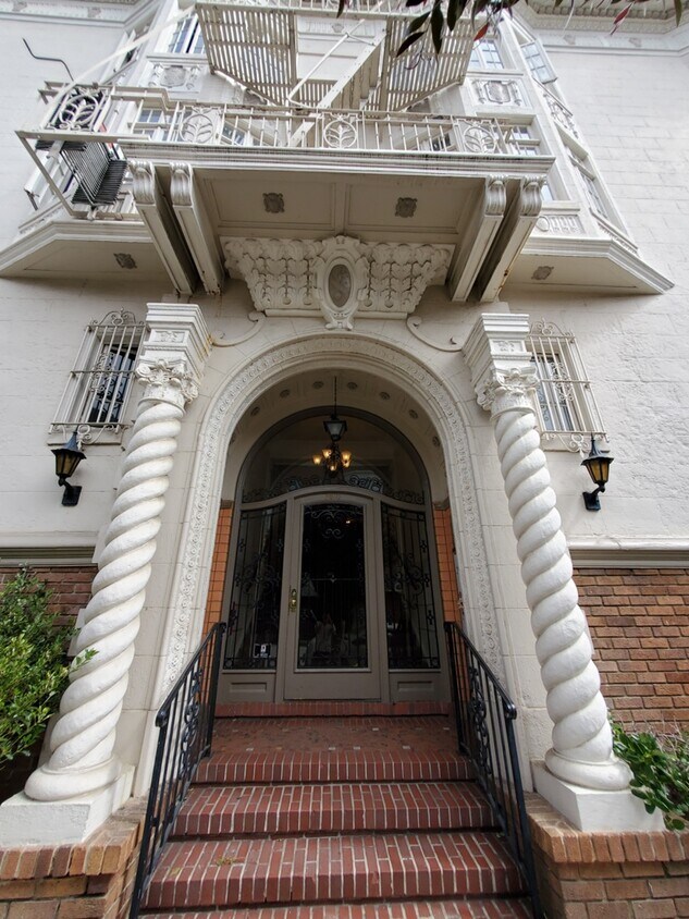 Primary Photo - 2800 Filbert St