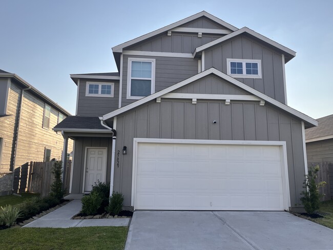 Driveway view - 25829 Hedgerow Dr