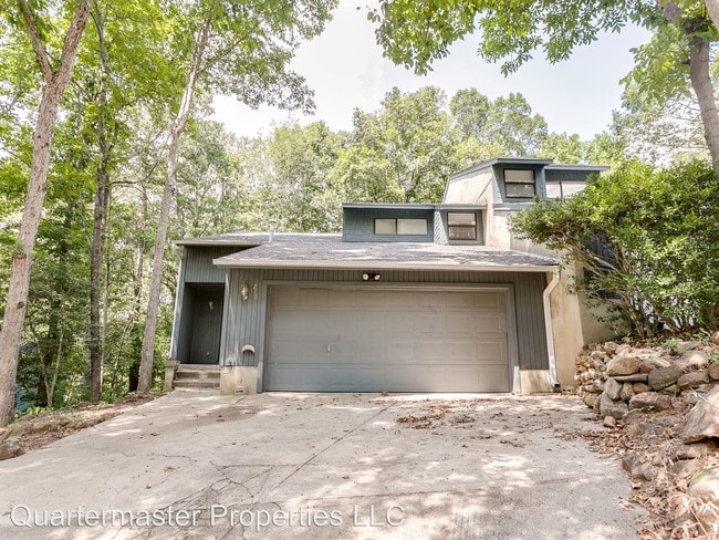 Building Photo - 3 br, 2.5 bath House - 216 Brookside Drive