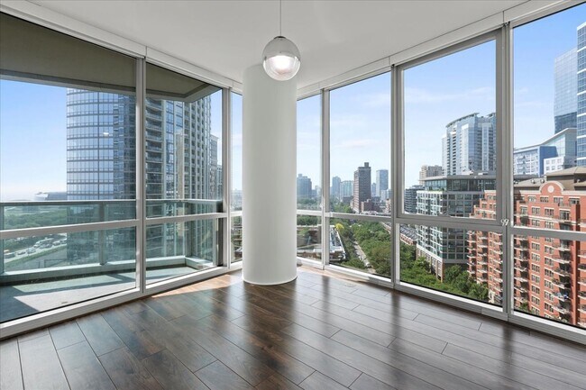 Foto del edificio - 1201 S Prairie Ave