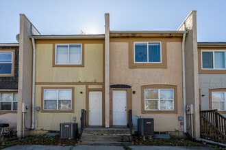 Building Photo - 2420 Delavan Ave