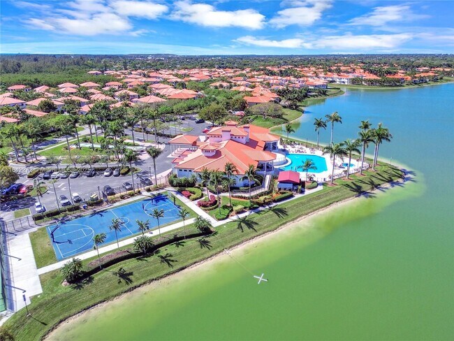 Foto del edificio - 7565 SW 190th St