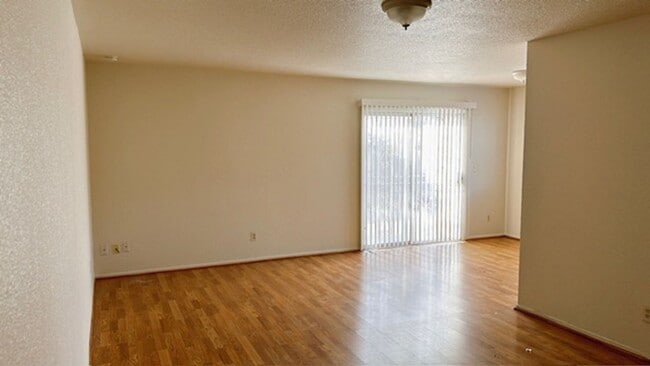 Foto del edificio - Walking distance to San Joaquin Elementary