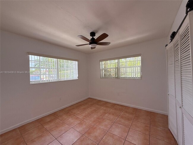 Foto del edificio - 3223 SW 91 Ave