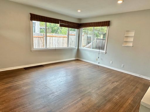 Foto del edificio - New Price! Beautiful 3 Bedroom home in des...