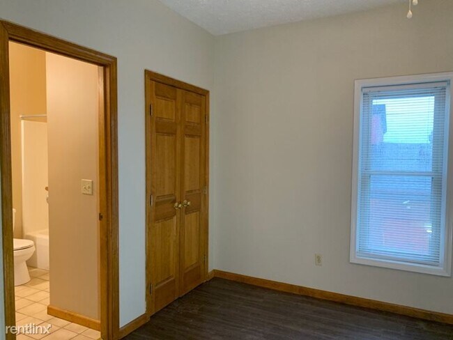 Building Photo - 129 W John Rowan Blvd