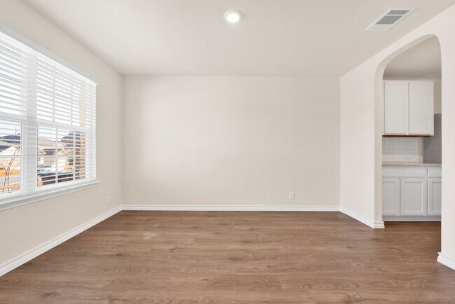 Foto del edificio - Spacious 5-Bedroom Beauty in Redbird Ranch –  with Community Perks!