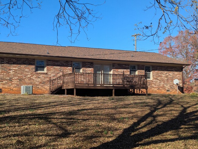 Foto del edificio - 201 Acorn Dr