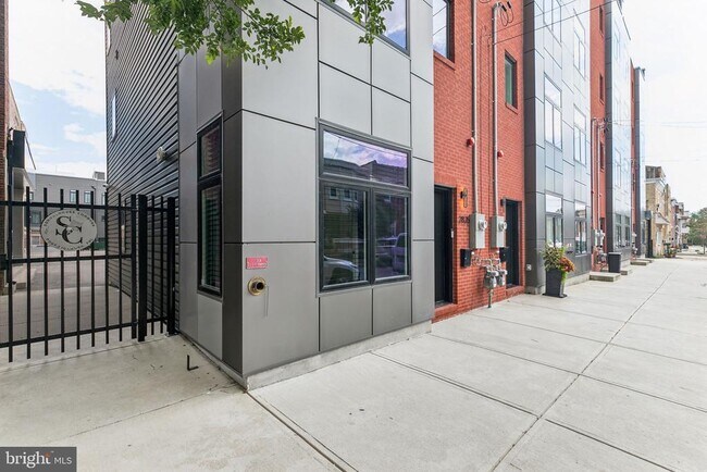 Building Photo - 2835 Edgemont St