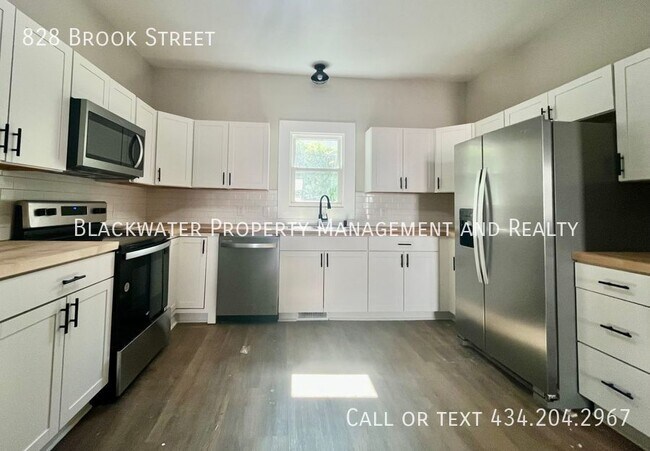 Building Photo - Renovated 3 Bedroom Home in Lynchburg!