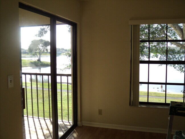 Foto del edificio - 2900 Olivewood Terrace