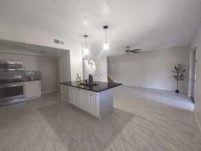 Building Photo - 2252 Shadowdale Dr