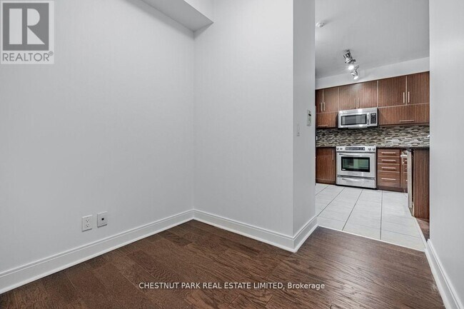 Building Photo - 825 Church St