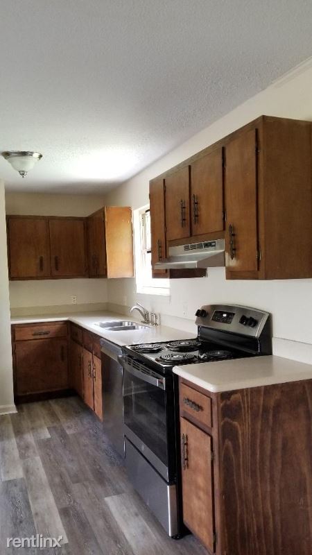 Building Photo - 3 br, 1.5 bath House - 3302 Lee Ave.