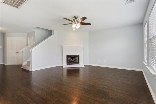 Building Photo - 1450 Newbury St