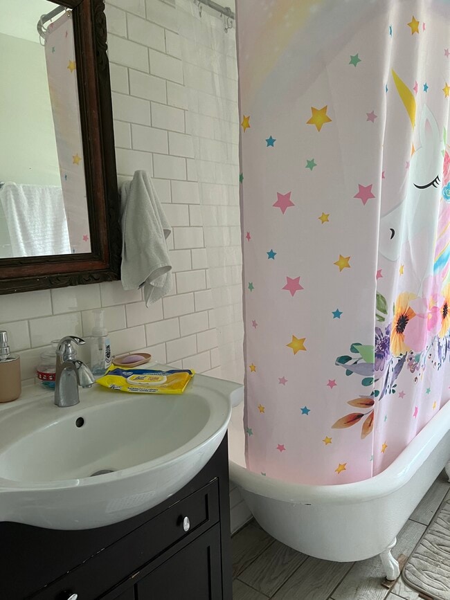 Building Photo - 1702 2nd Ave E