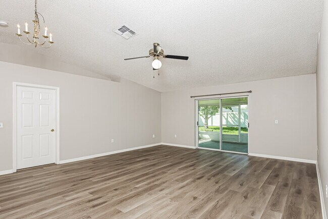 Building Photo - 1615 Dartmouth Dr