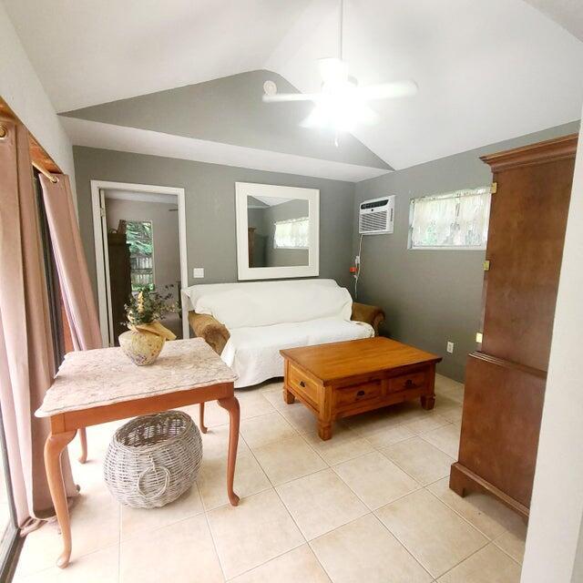 Foto del edificio - 4949 Belvedere Rd