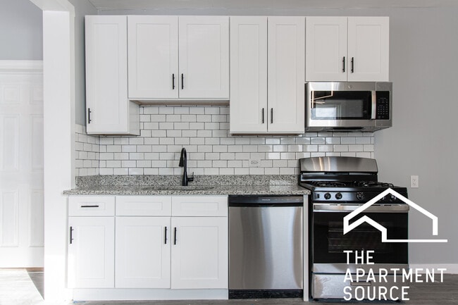 Building Photo - 2659 W Homer St