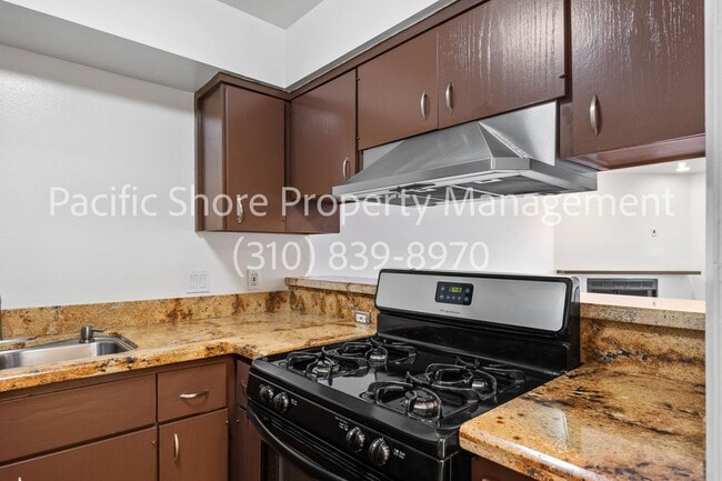 Foto del edificio - 2339 Hyperion Ave