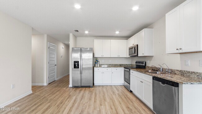 Building Photo - 7208 Madison Sq Dr