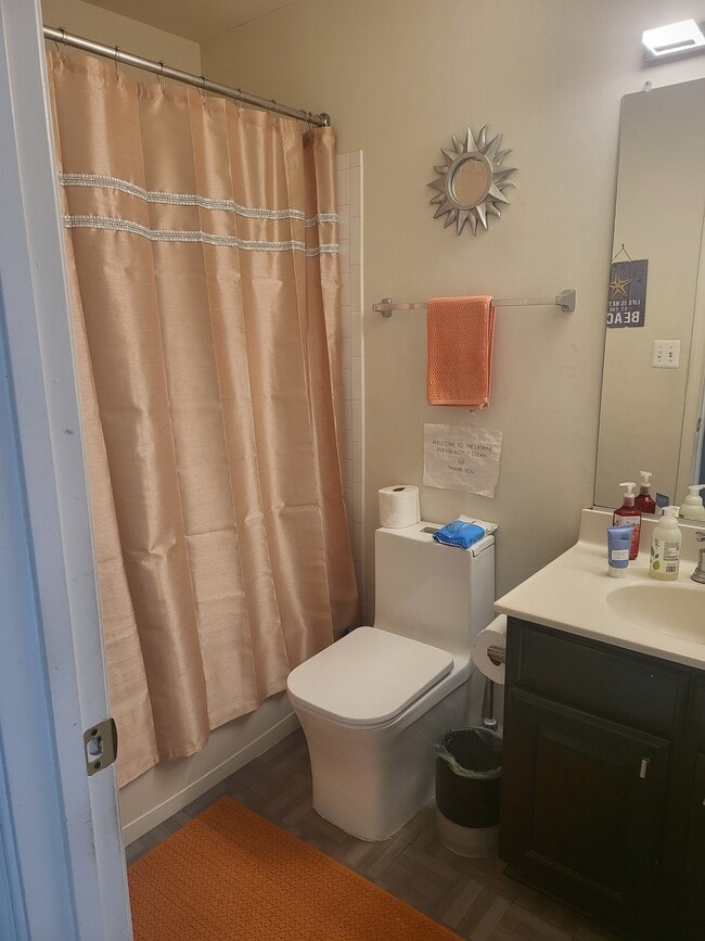 Shared bathroom with one other renter - 4456B Beacon Grove Cir