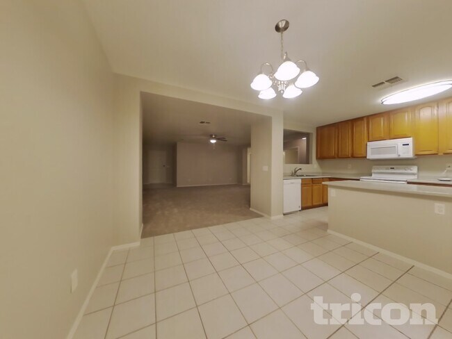 Foto del edificio - 11522 W Charter Oak Rd